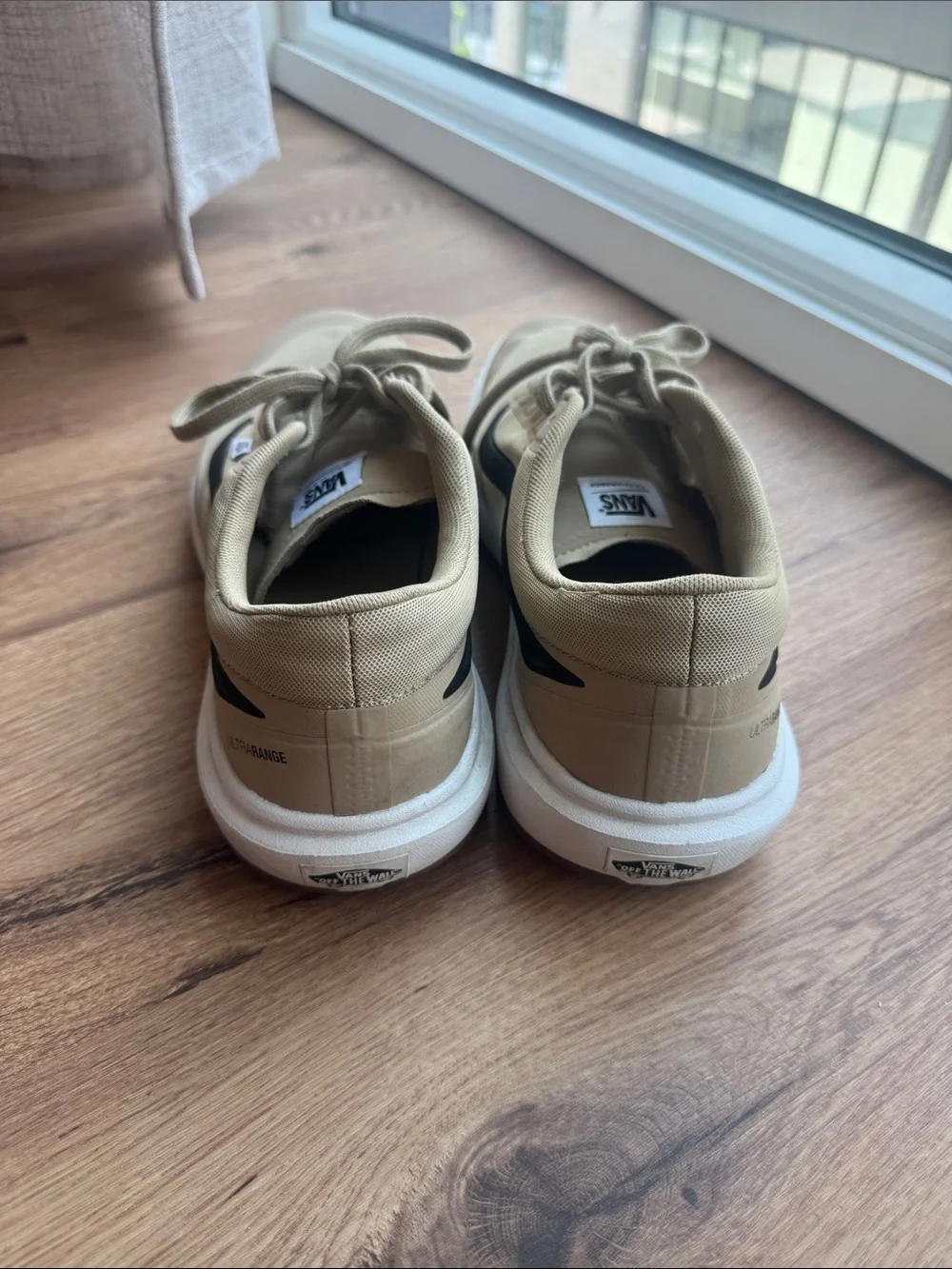 Vans Men’s Beige Sneakers with Black Side Stripe